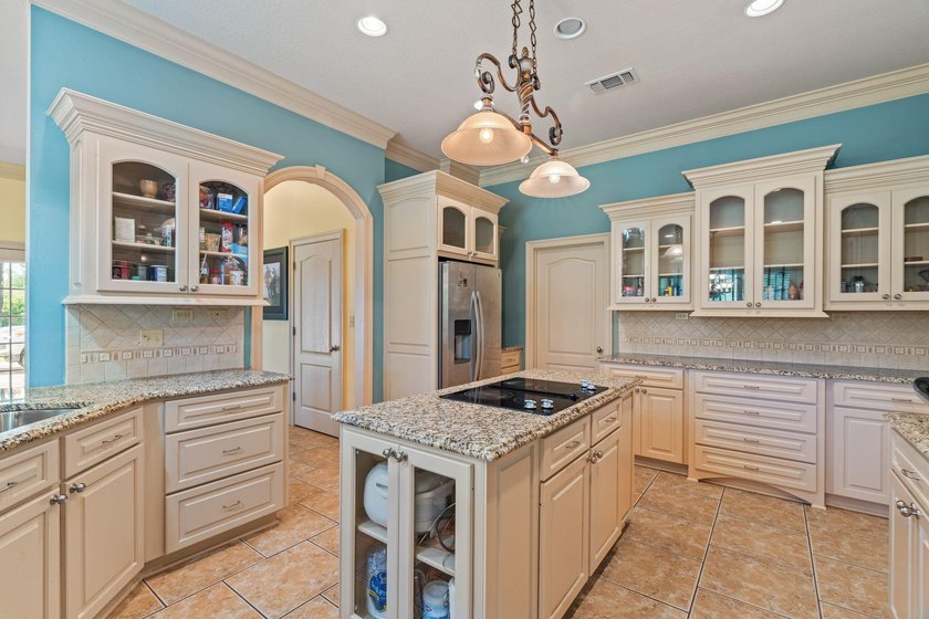 Magnificent Country Estate on 13 Acres with a Pond...Experience - photo 15