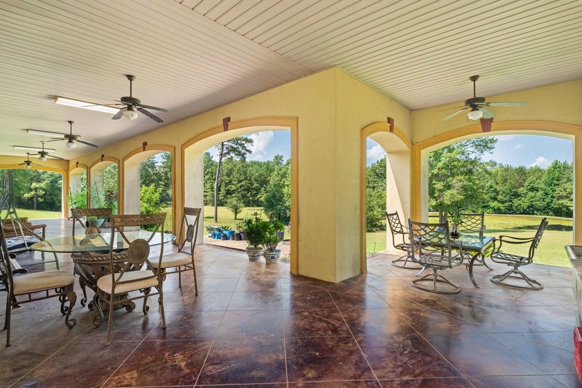 Magnificent Country Estate on 13 Acres with a Pond...Experience - photo 48