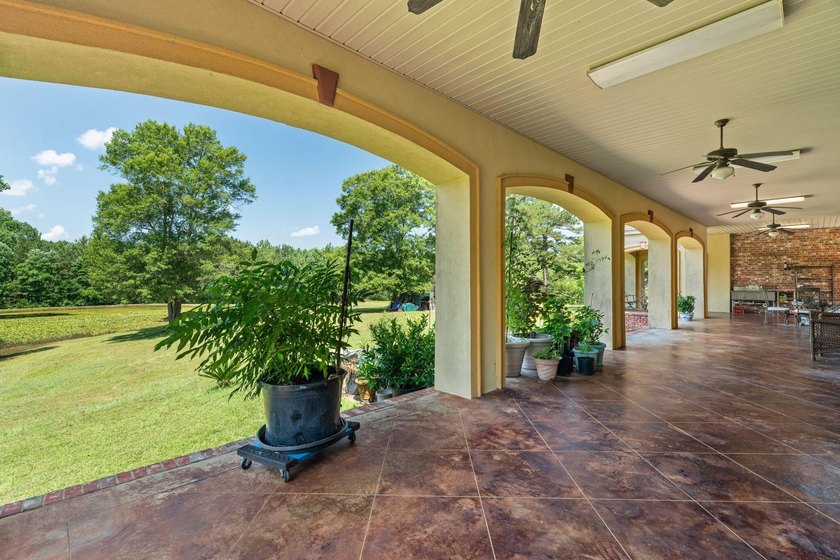 Magnificent Country Estate on 13 Acres with a Pond...Experience - photo 49