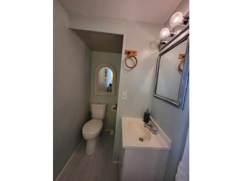 BEAUTIFULLY MAINTAINED MOVE IN READY HOME is a must see to - photo 16
