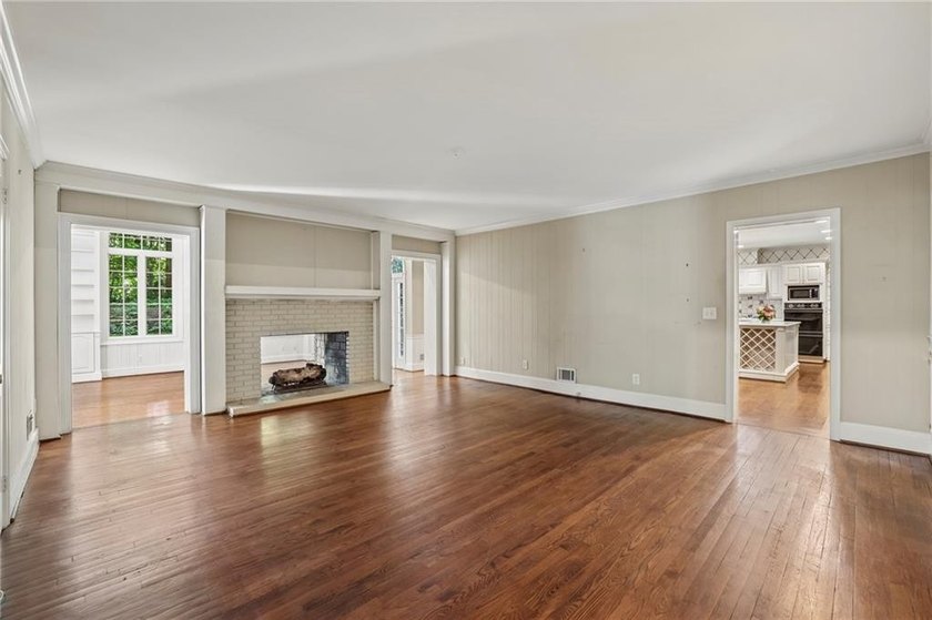 Timeless Dutch Colonial in Coveted Haynes Manor. Nestled on a - photo 9