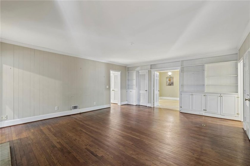 Timeless Dutch Colonial in Coveted Haynes Manor. Nestled on a - photo 10