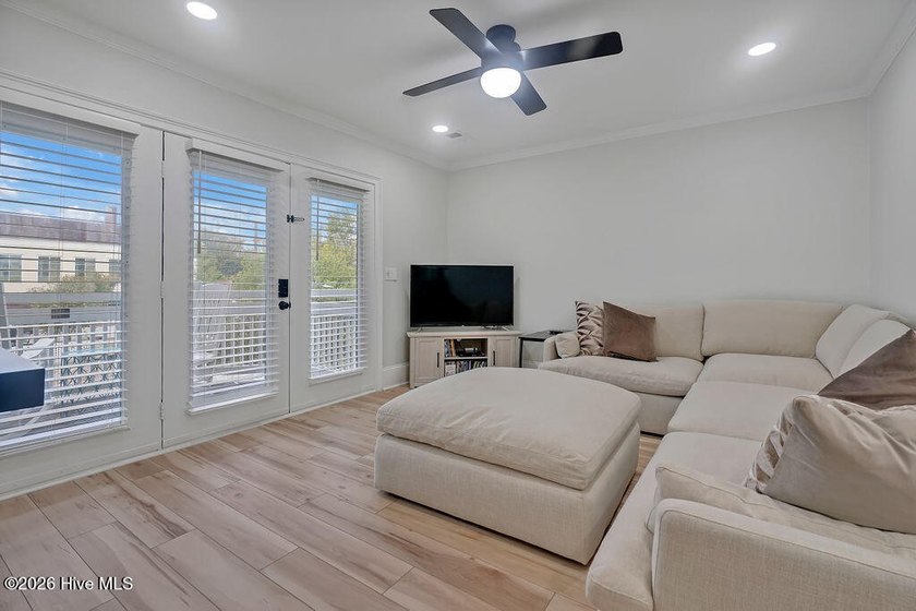 Welcome to Unit 218 at Tarrymore Condominiums -- a fully - photo 8