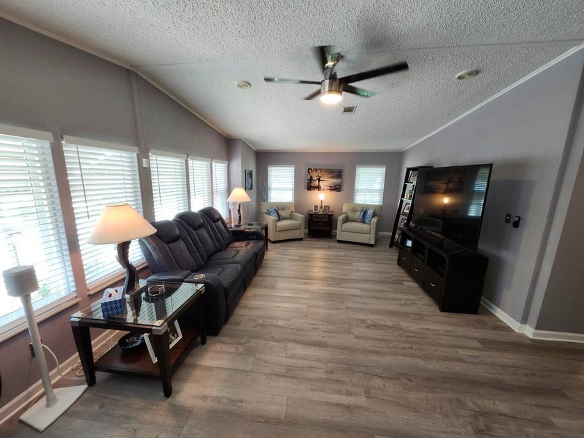 PRICE REDUCED/SELLER IS MOTIVATED/HURRY NOW!! WATERFRONT/NOT A - photo 17