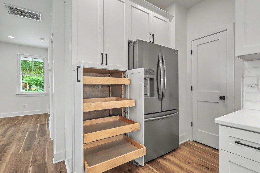 West Ashley's best kept secret! Gorgeous New Construction this - photo 18