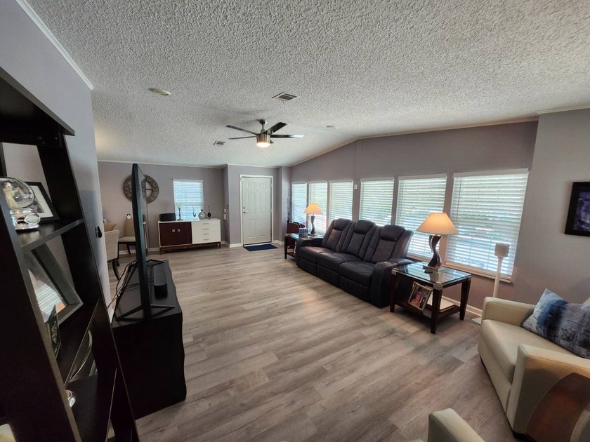 PRICE REDUCED/SELLER IS MOTIVATED/HURRY NOW!! WATERFRONT/NOT A - photo 18