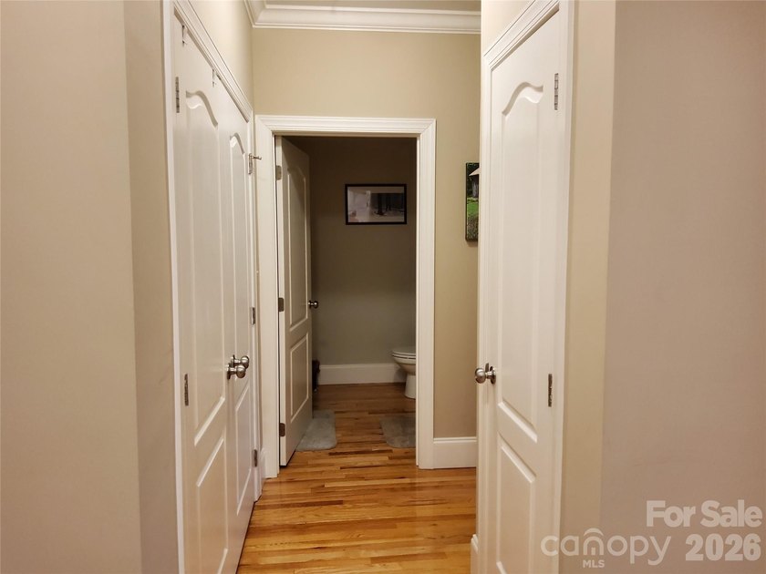 CONDO IN PRIME LOCATION to Downtown Asheville, NC. This One - photo 33