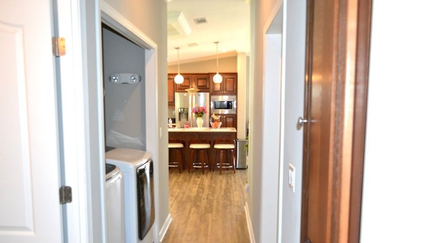 This beautifully maintained 1,248 square foot manufactured home - photo 36