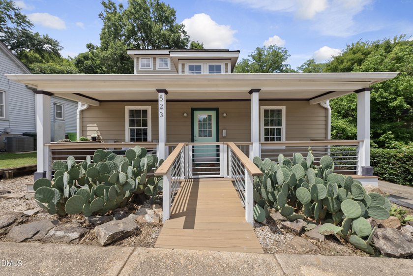 Enjoy low-maintenance living just steps from Historic Oakwood - photo 2
