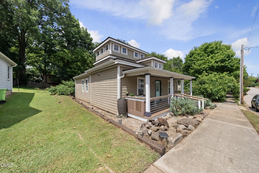 Enjoy low-maintenance living just steps from Historic Oakwood - photo 6