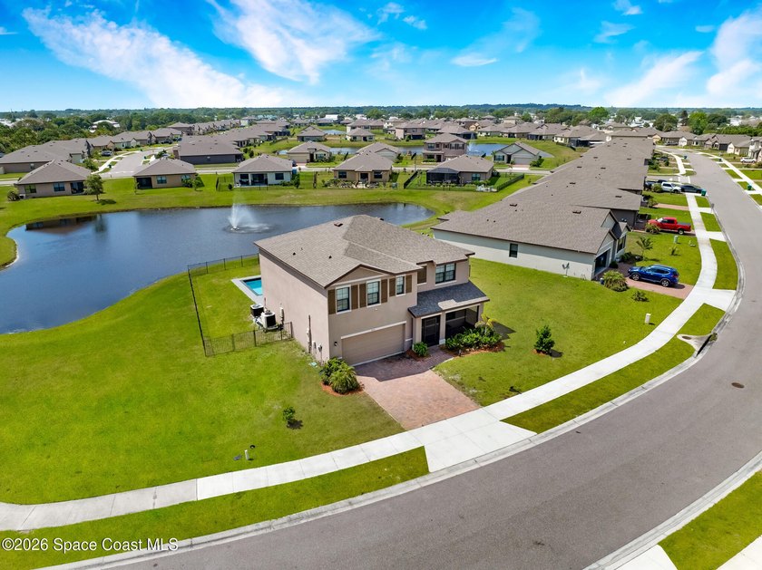 THIS ONE IS A MUST SEE!!! Welcome To This Beautiful 5 Bedroom/3 - photo 6