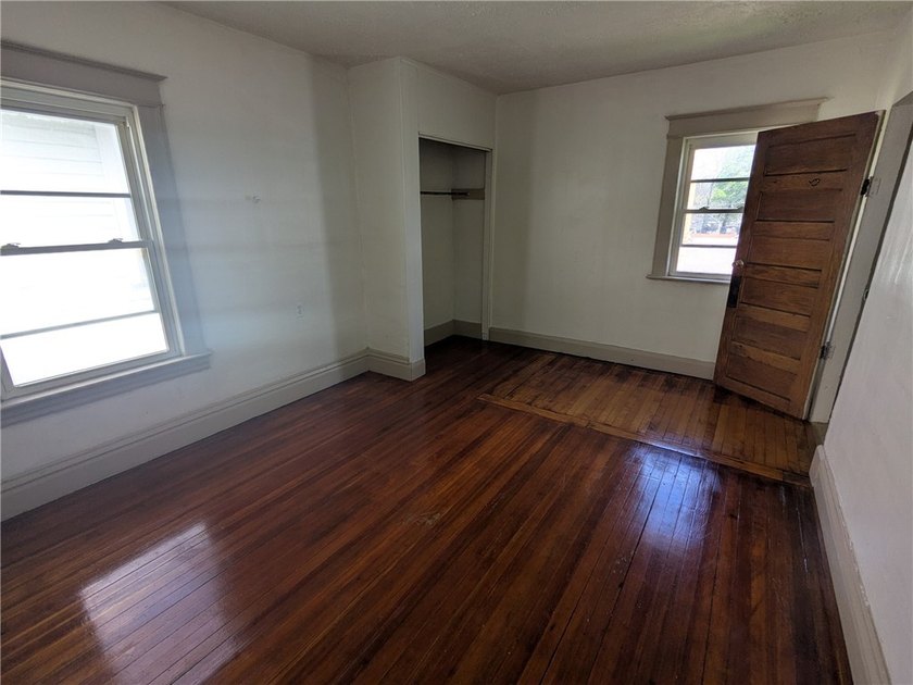 Well-maintained up-and-down duplex located in Rochester's - photo 10