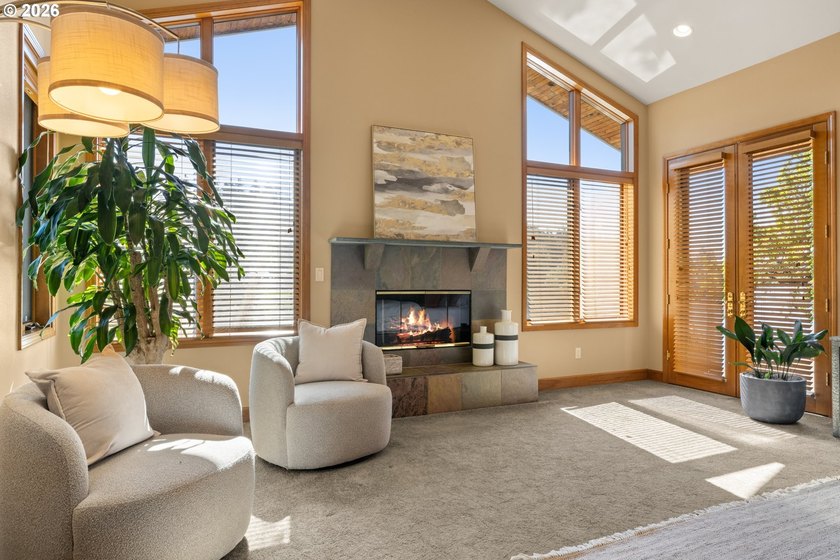 Extraordinary gated Willamette River estate on 1.56 private - photo 16