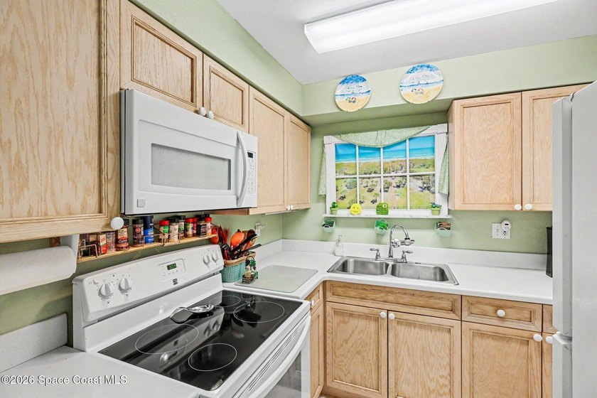 Turn-key, furnished &amp; move-in ready! Oceanfront Community! - photo 7