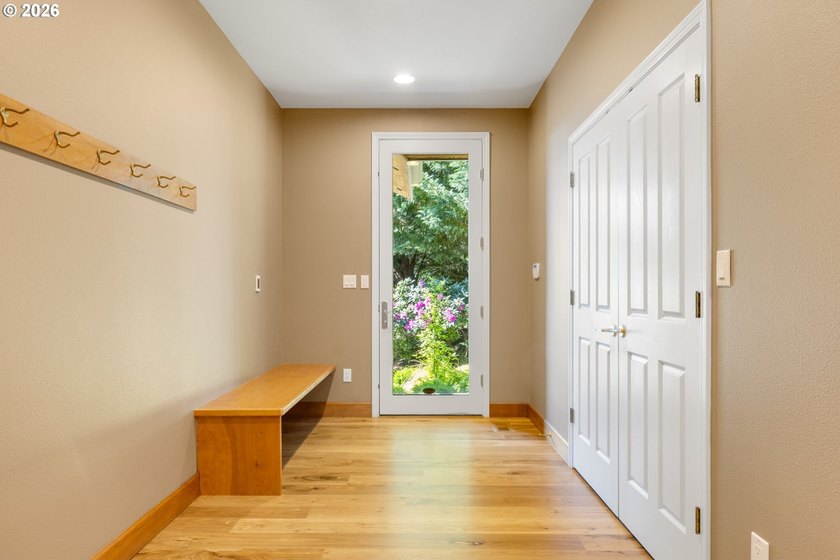 Extraordinary gated Willamette River estate on 1.56 private - photo 22
