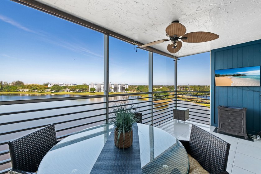 Stunning completely renovated spacious 3/2.5 *F* Model unit in - photo 24
