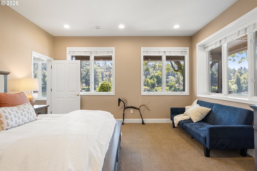 Extraordinary gated Willamette River estate on 1.56 private - photo 27