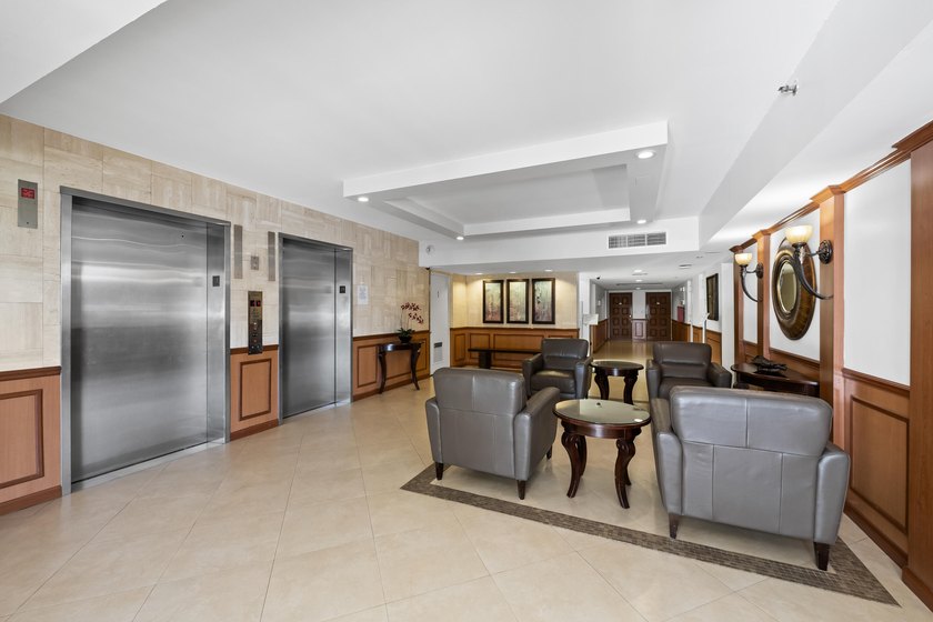 Stunning completely renovated spacious 3/2.5 *F* Model unit in - photo 28