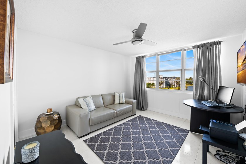 Stunning completely renovated spacious 3/2.5 *F* Model unit in - photo 31