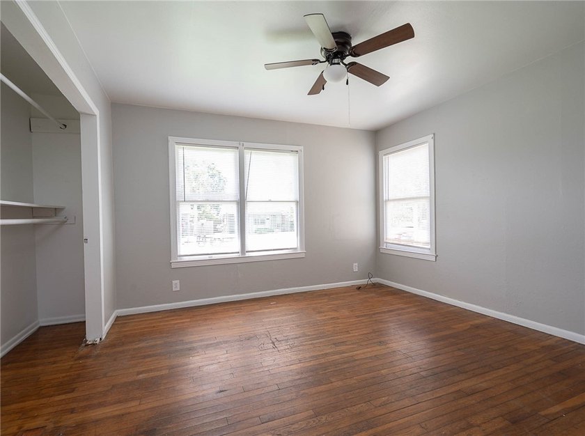 Move in ready, fresh paint, new roof (June 2026) located in the - photo 9