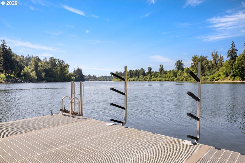 Extraordinary gated Willamette River estate on 1.56 private - photo 41