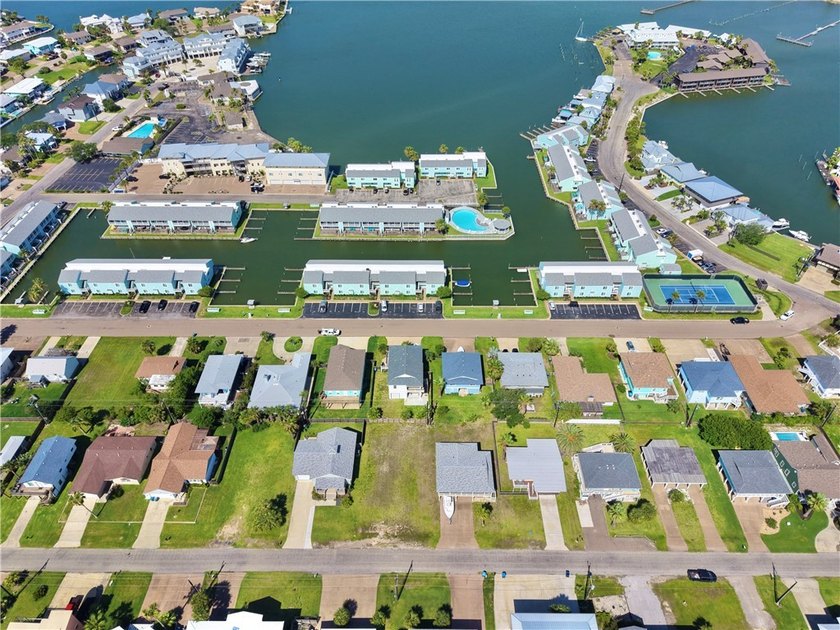 Lovely cleared lot in the highly desirable, Key Allegro - photo 4