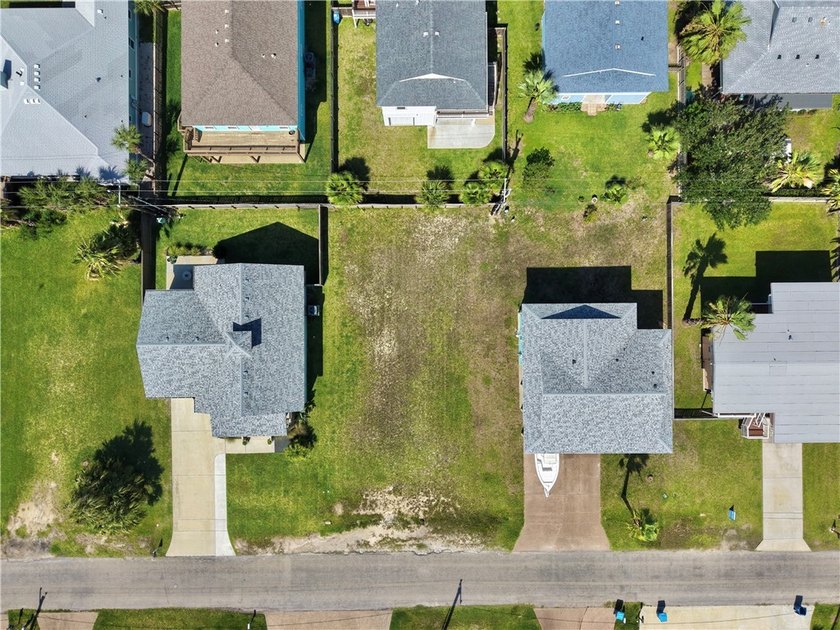 Lovely cleared lot in the highly desirable, Key Allegro - photo 5