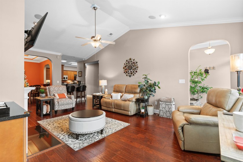 Second Home Only. It is Immaculate! Welcome to effortless - photo 13