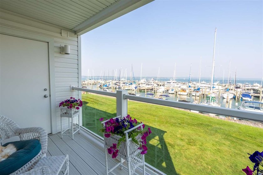 This 1-bedroom, 1-bathroom condo at Foster Boat Works offers an - photo 9