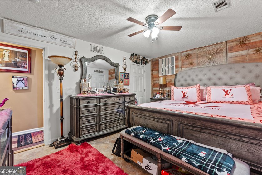 Welcome home to comfort, character, and space to truly live! - photo 31