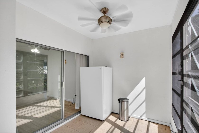 First Time Homebuyer Special! Beautifully UPDATED 2-bedroom - photo 5
