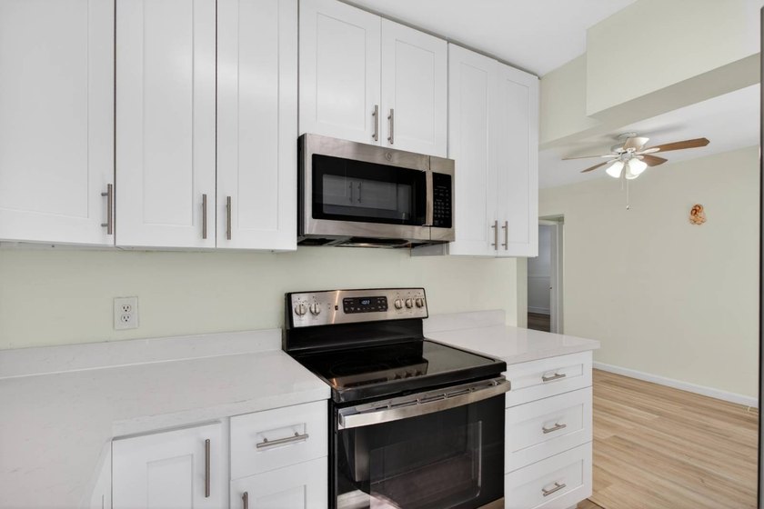 First Time Homebuyer Special! Beautifully UPDATED 2-bedroom - photo 8