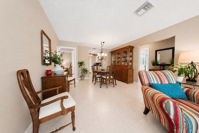 Welcome to this beautifully maintained CBS construction home - photo 12