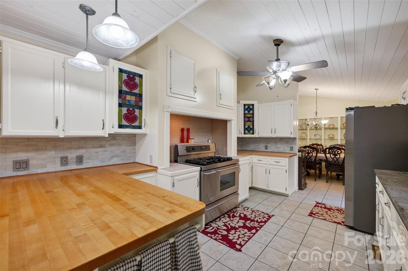 Move In Before School Begins, Large primary suite with large - photo 14