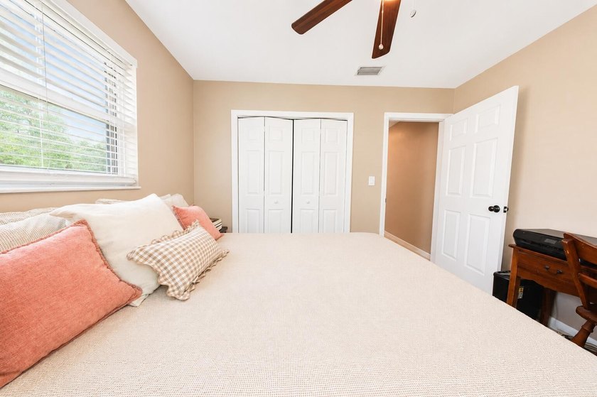 Welcome to this beautifully maintained CBS construction home - photo 26