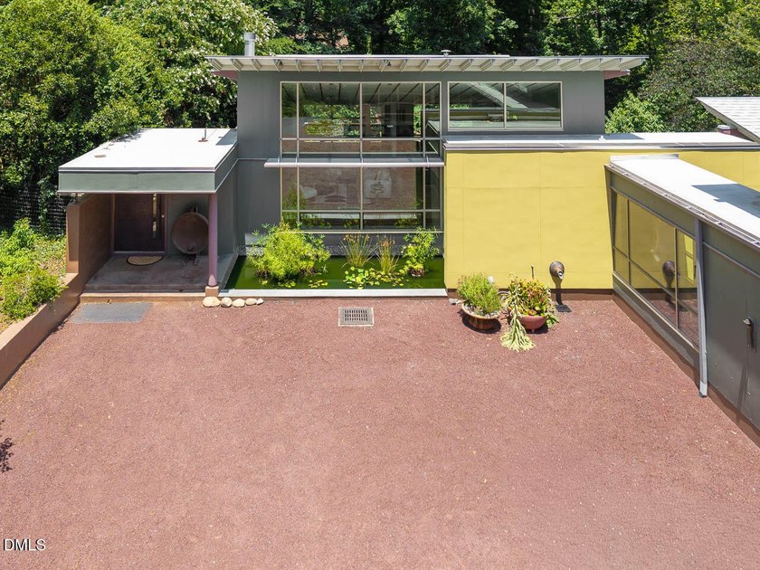 Designed by renowned North Carolina Modernist architect Bill - photo 4