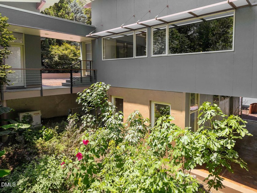 Designed by renowned North Carolina Modernist architect Bill - photo 6