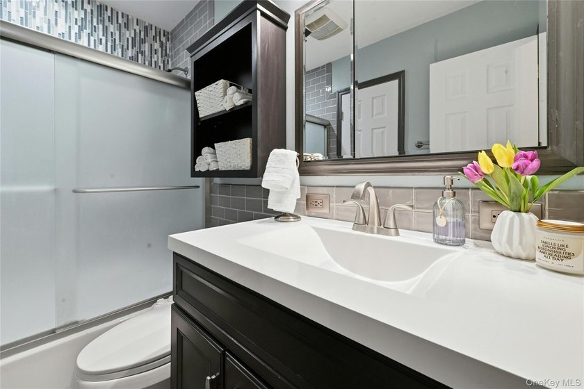 Stunning, Fully Renovated High Ranch in the Heart of East - photo 17