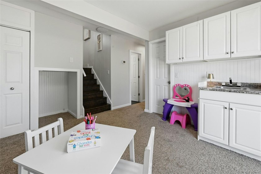 Stunning, Fully Renovated High Ranch in the Heart of East - photo 20