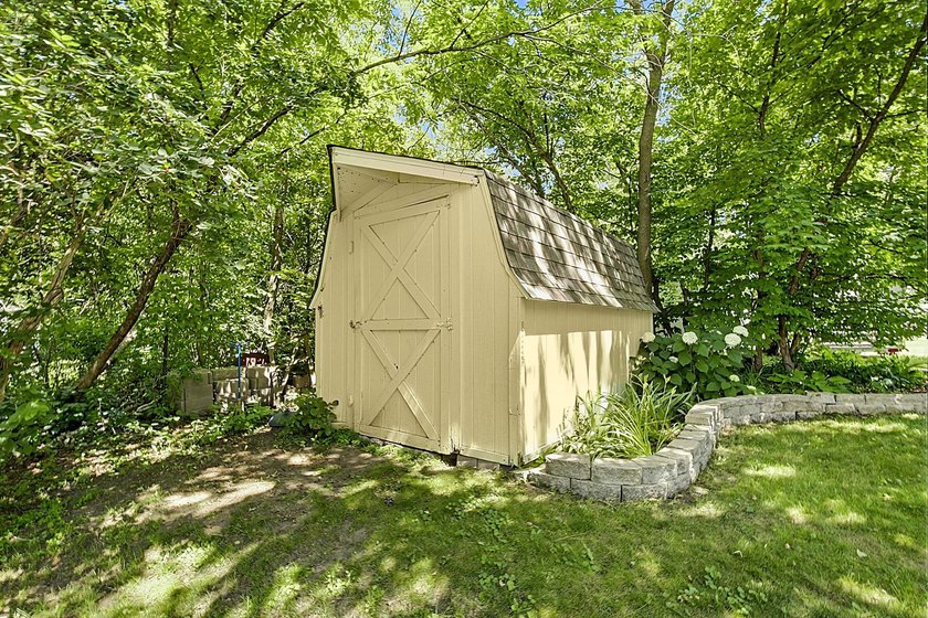 Welcome to this beautifully updated home in the highly desirable - photo 35