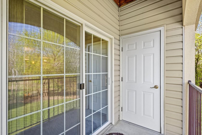 This beautifully maintained 1st Floor condo delivers comfort and - photo 4