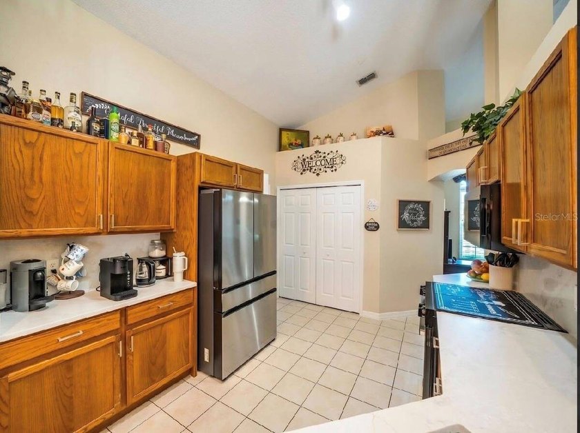 Welcome to this spacious 4-bedroom, 2-bath single-family home - photo 14