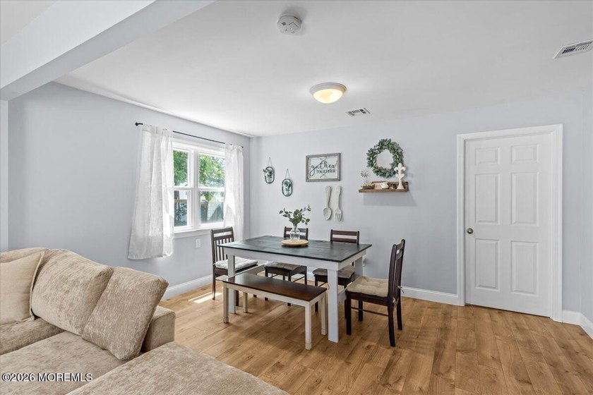 Welcome to this beautifully maintained 4-bedroom, 2-bath ranch - photo 18