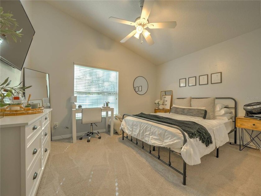 Welcome to this spacious 4-bedroom, 2-bath single-family home - photo 21