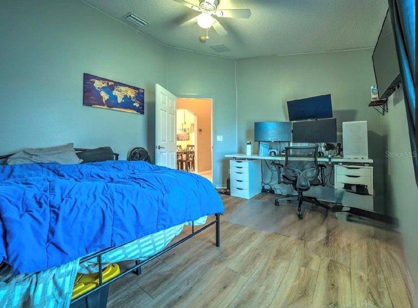 Welcome to this spacious 4-bedroom, 2-bath single-family home - photo 22