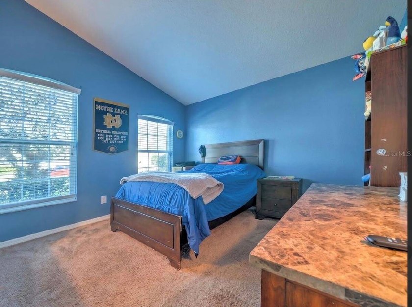 Welcome to this spacious 4-bedroom, 2-bath single-family home - photo 23