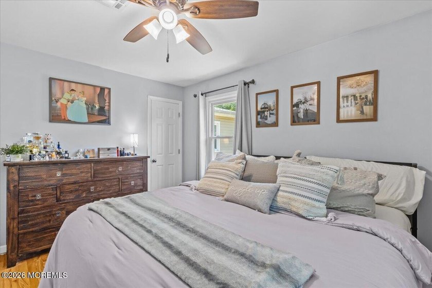 Welcome to this beautifully maintained 4-bedroom, 2-bath ranch - photo 27