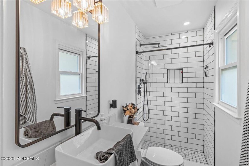 Welcome to this beautifully maintained 4-bedroom, 2-bath ranch - photo 29