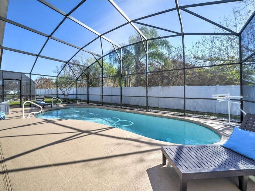 Welcome to this spacious 4-bedroom, 2-bath single-family home - photo 29