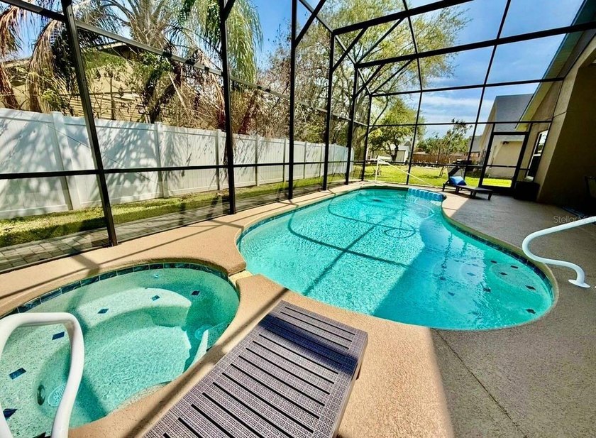 Welcome to this spacious 4-bedroom, 2-bath single-family home - photo 30